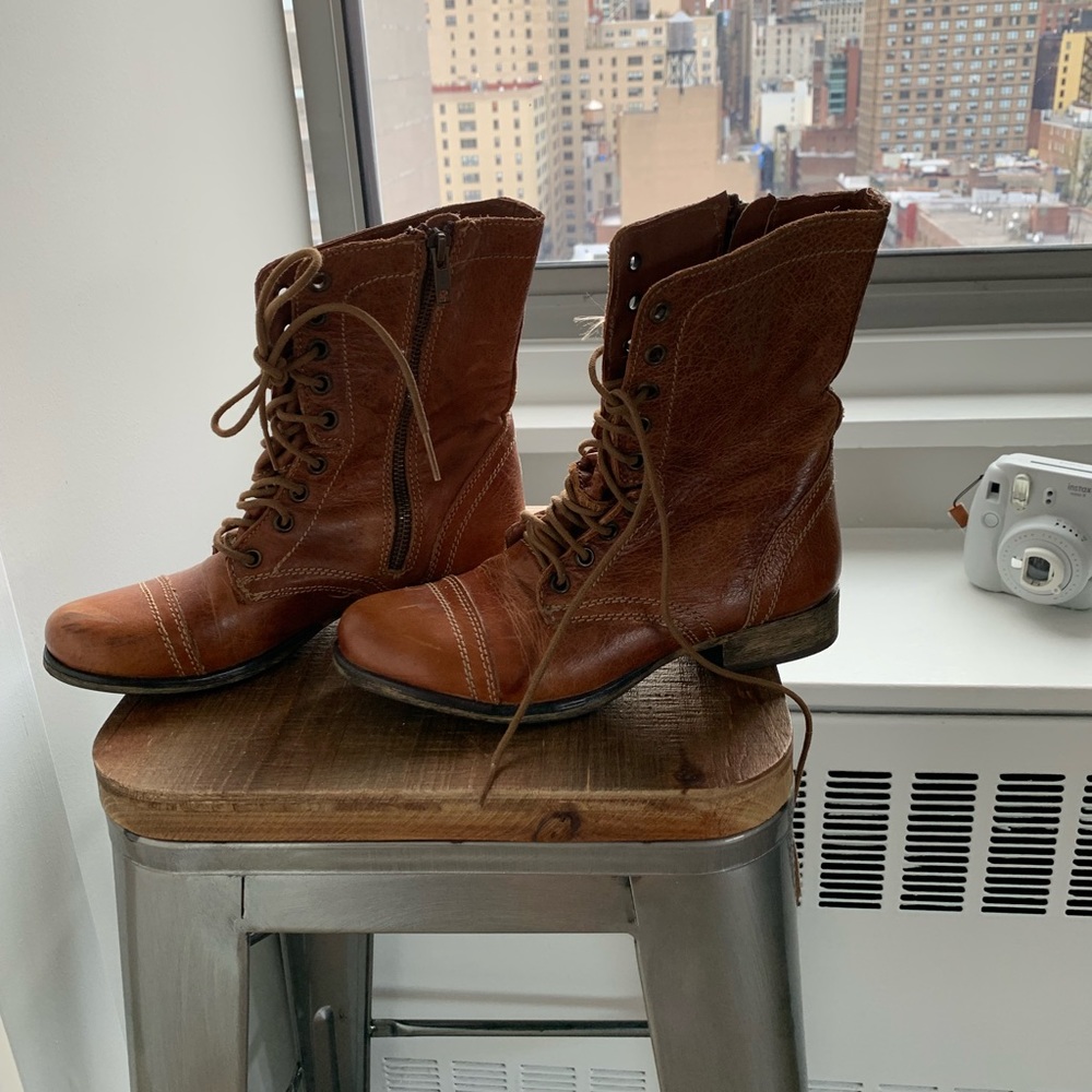 Combat boots